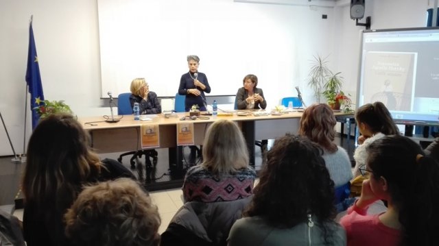 INCONTRO CON L'AUTRICE SIMONETTA AGNELLO HORNBY